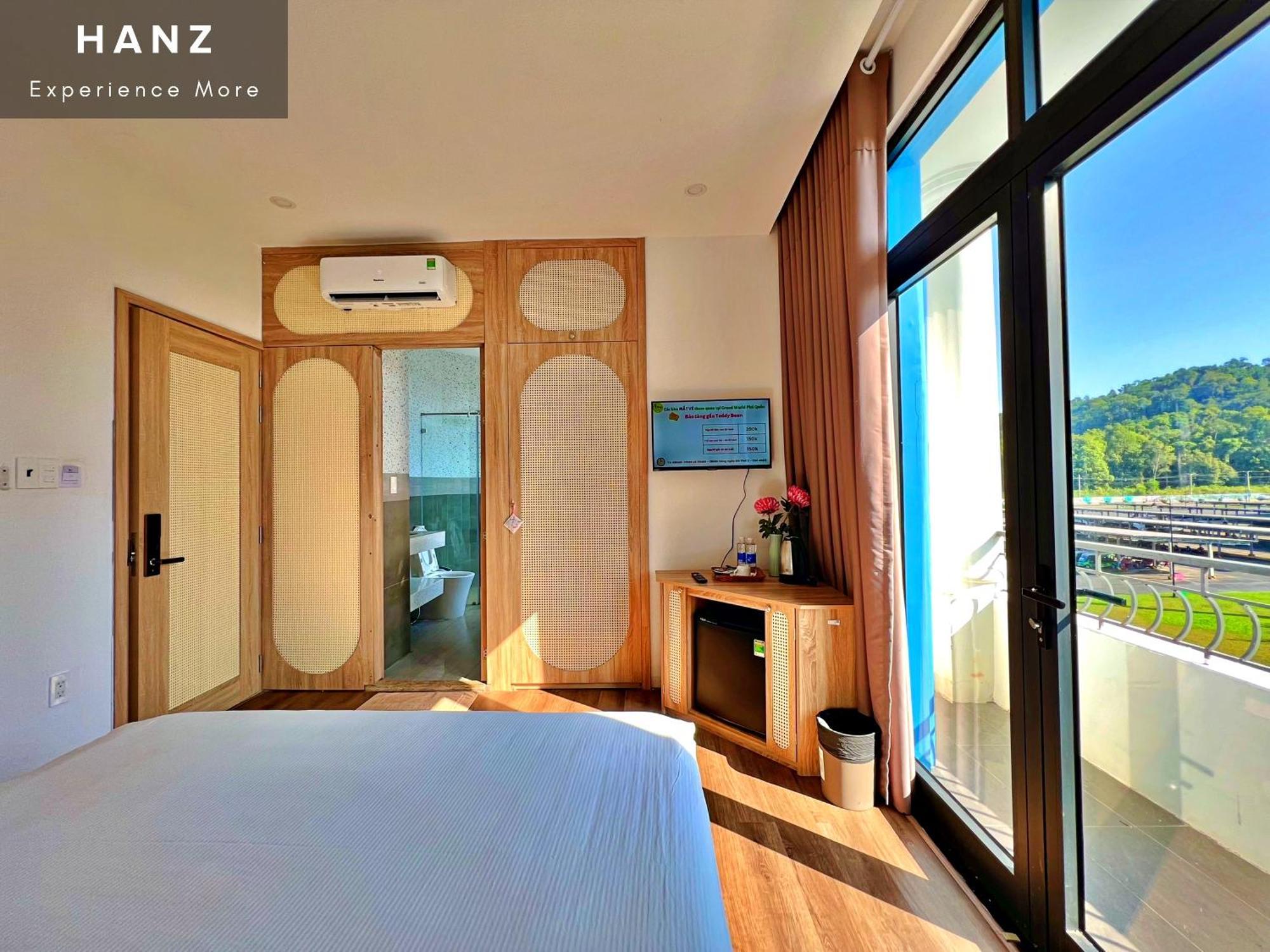 Hanz Sofia Grand Lago Phu Quoc Bilik gambar